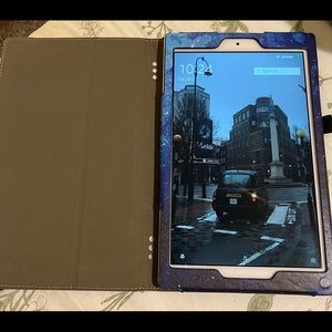 Kindle Fire HD 10 (2019) + Included Cover